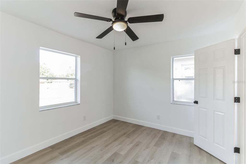 Active With Contract: $279,990 (3 beds, 2 baths, 1288 Square Feet)