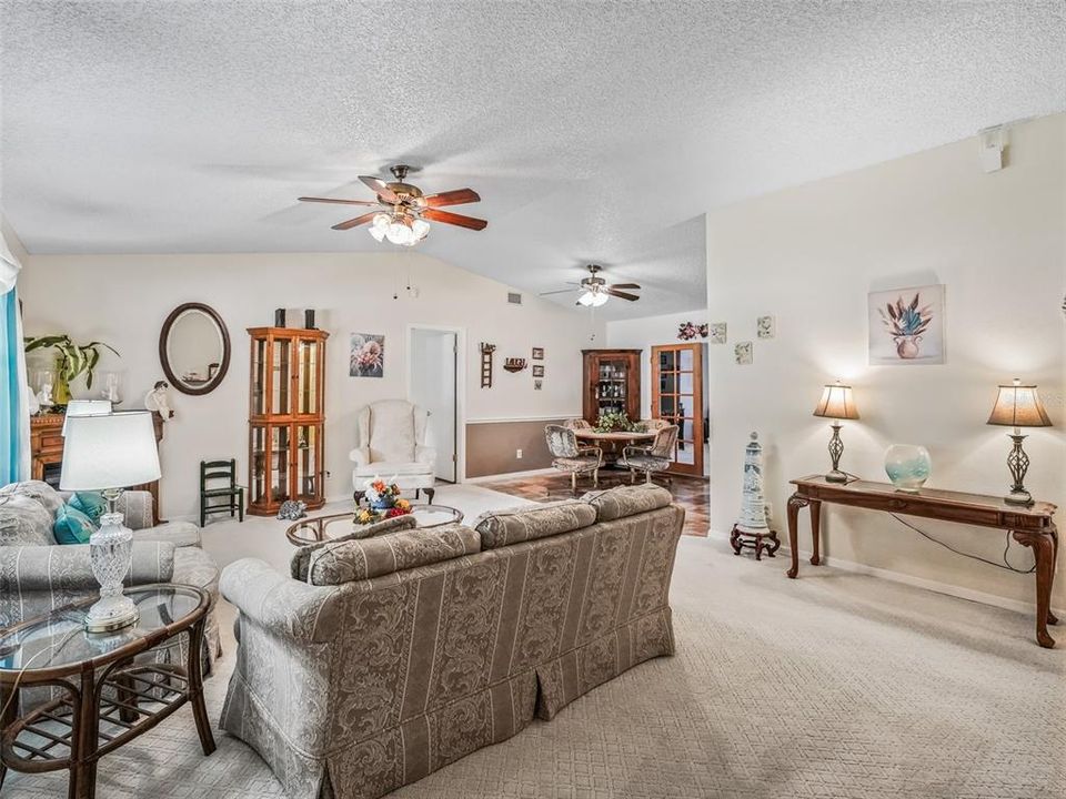 Active With Contract: $379,900 (3 beds, 2 baths, 1648 Square Feet)
