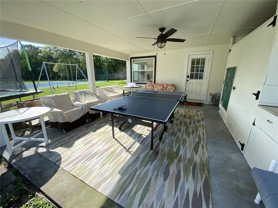 For Sale: $1,125,000 (4 beds, 2 baths, 2550 Square Feet)