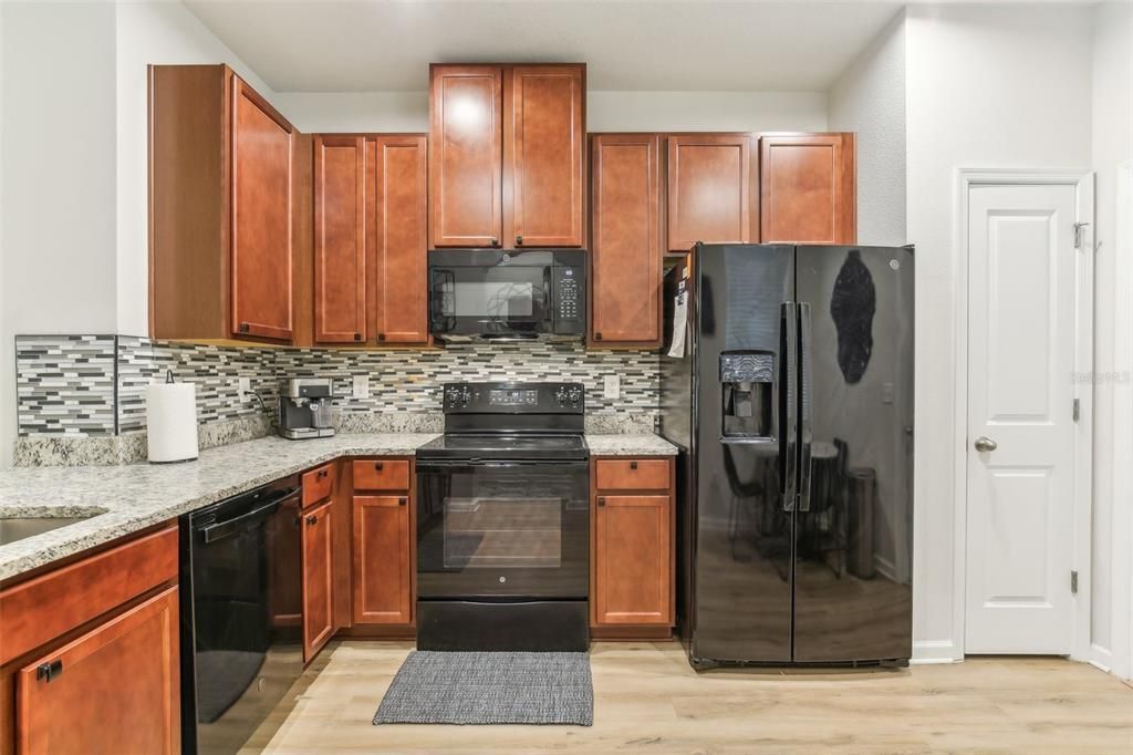 For Sale: $299,500 (2 beds, 2 baths, 1536 Square Feet)