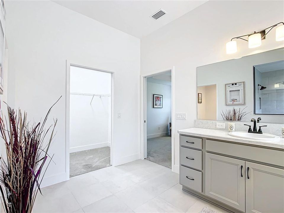 Active With Contract: $539,900 (3 beds, 3 baths, 1869 Square Feet)