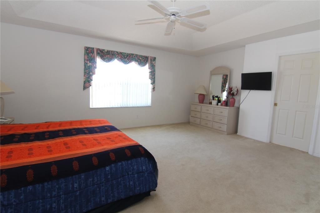 For Rent: $3,000 (4 beds, 2 baths, 2333 Square Feet)