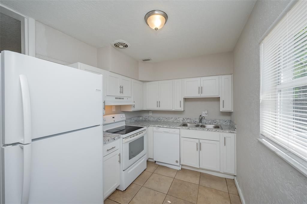 For Sale: $185,000 (3 beds, 1 baths, 1000 Square Feet)