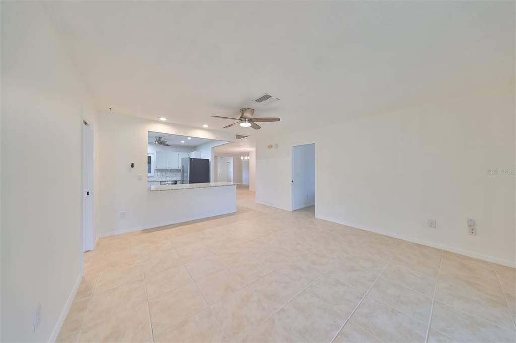 For Sale: $330,000 (2 beds, 2 baths, 1996 Square Feet)
