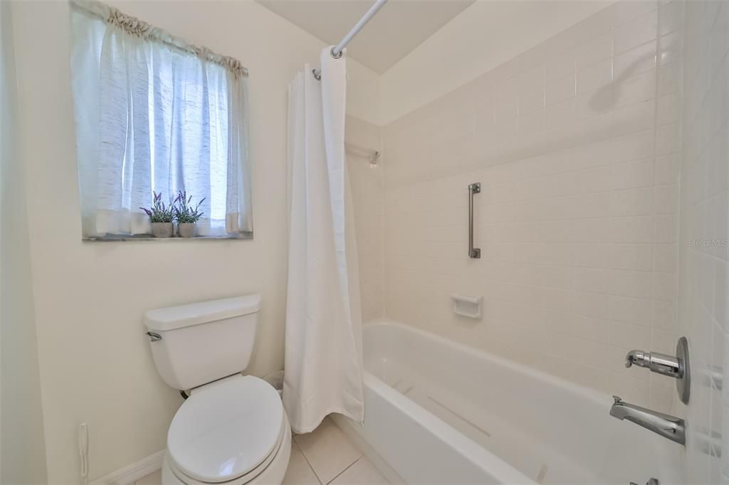 For Sale: $330,000 (2 beds, 2 baths, 1996 Square Feet)