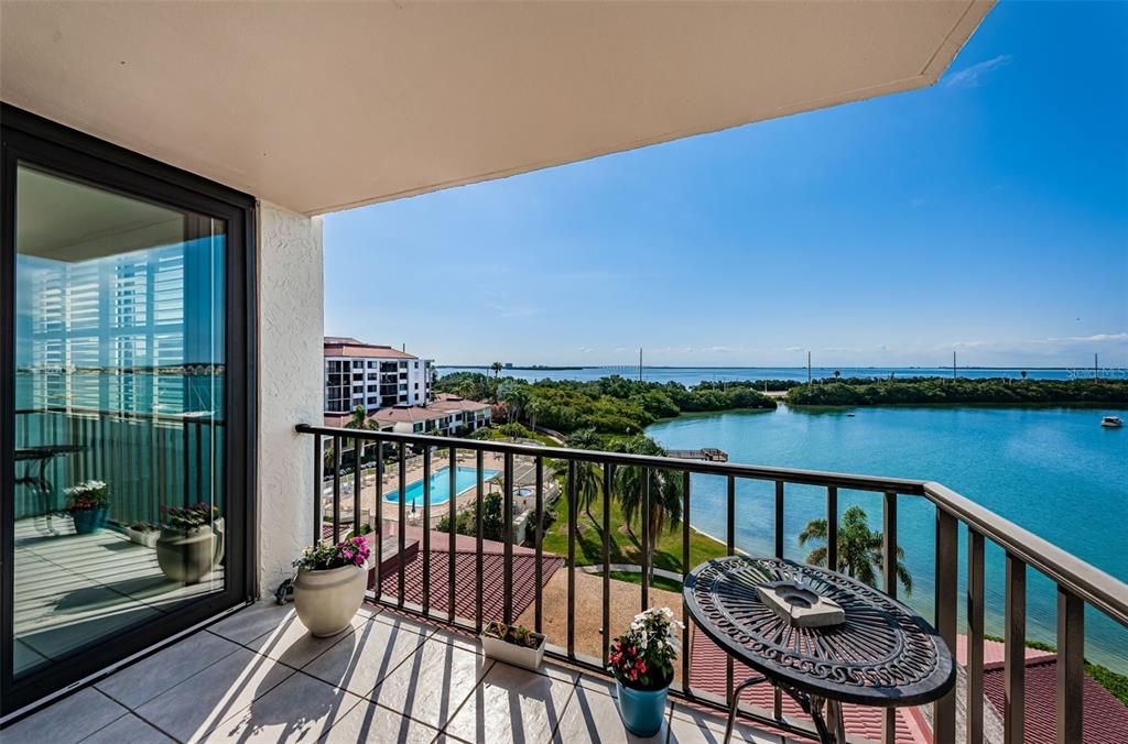 Active With Contract: $379,000 (1 beds, 1 baths, 780 Square Feet)