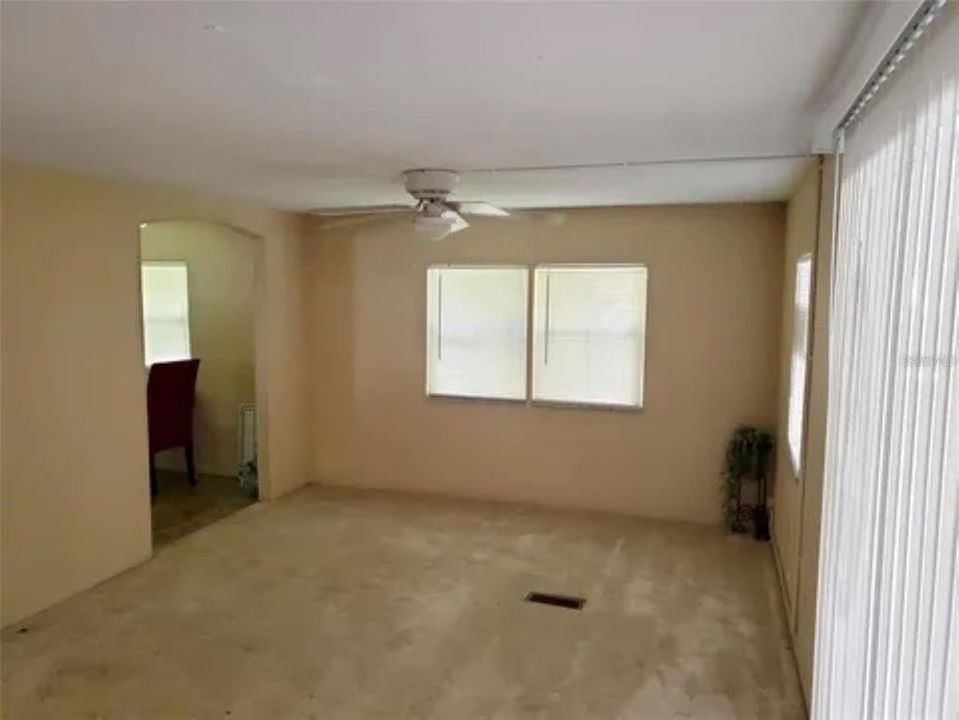 For Sale: $174,900 (3 beds, 2 baths, 1104 Square Feet)