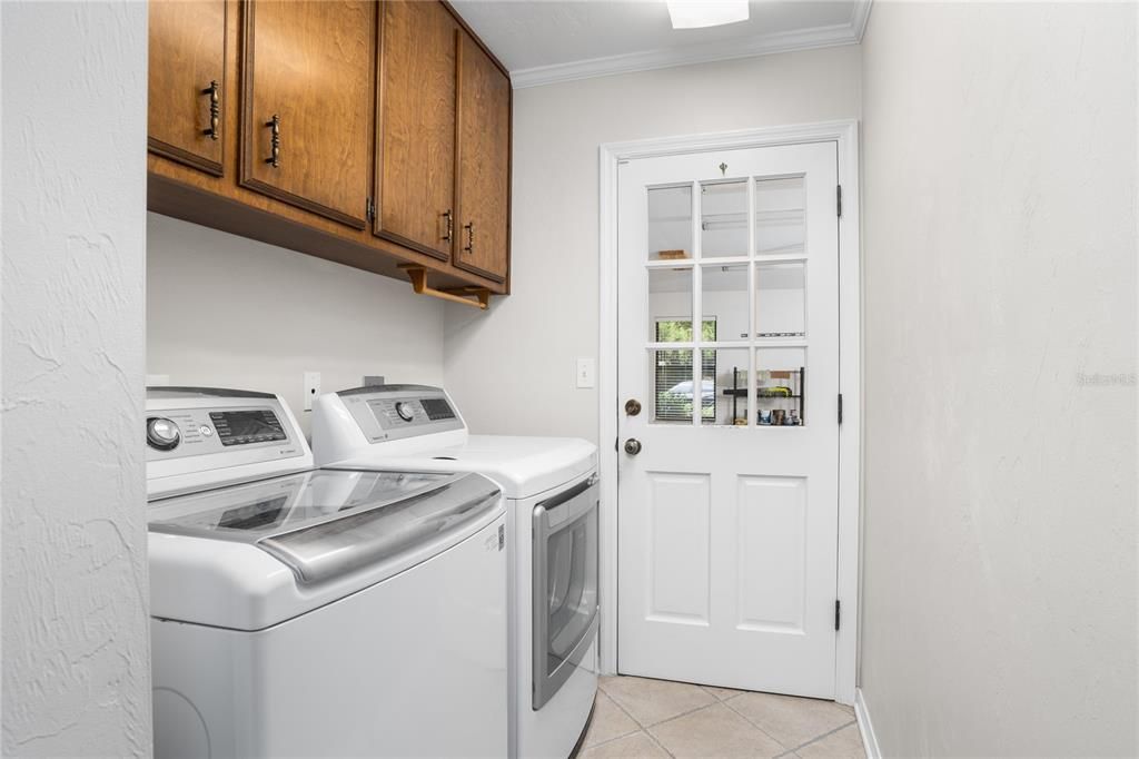 Active With Contract: $325,000 (3 beds, 2 baths, 1547 Square Feet)