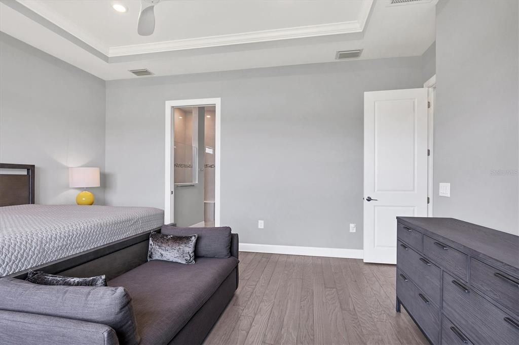 Active With Contract: $980,000 (3 beds, 3 baths, 2511 Square Feet)