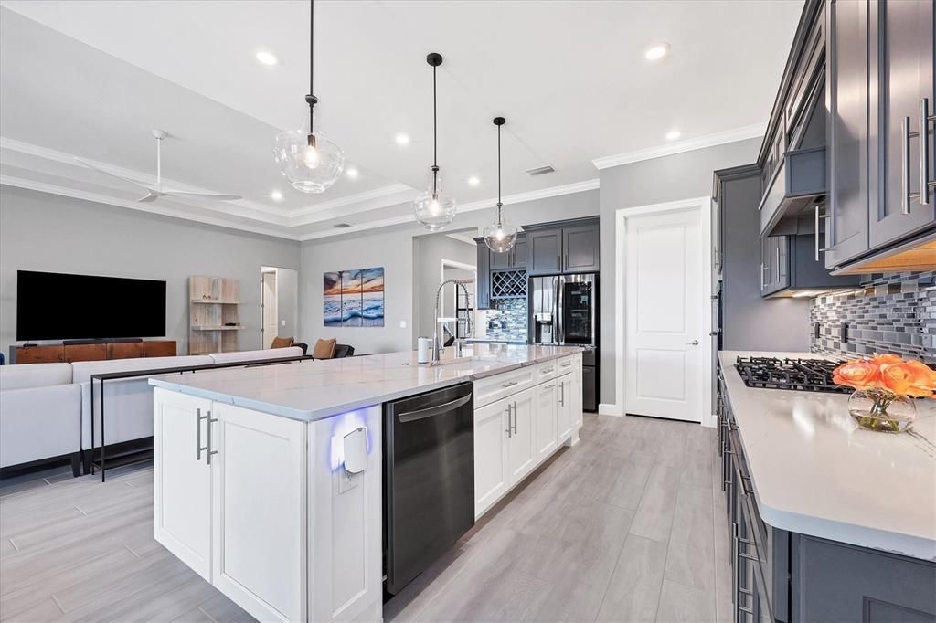 Active With Contract: $980,000 (3 beds, 3 baths, 2511 Square Feet)