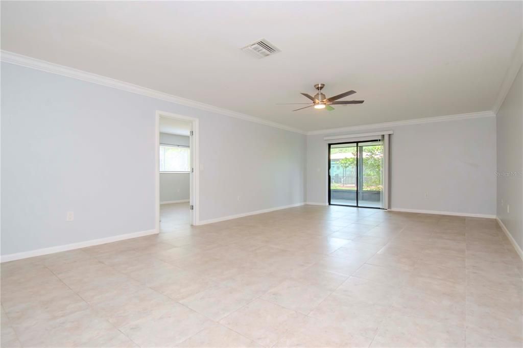 For Rent: $2,150 (2 beds, 2 baths, 1255 Square Feet)