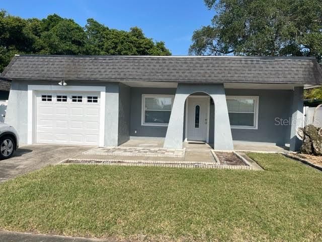 Recently Sold: $308,000 (2 beds, 2 baths, 935 Square Feet)