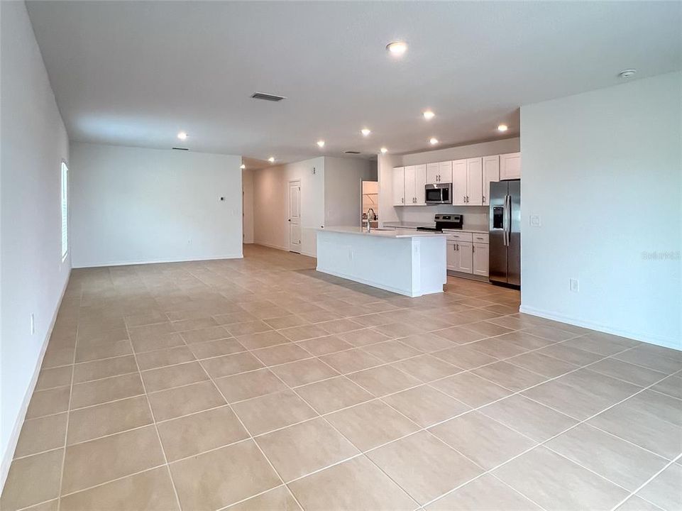 Active With Contract: $2,800 (4 beds, 3 baths, 2106 Square Feet)
