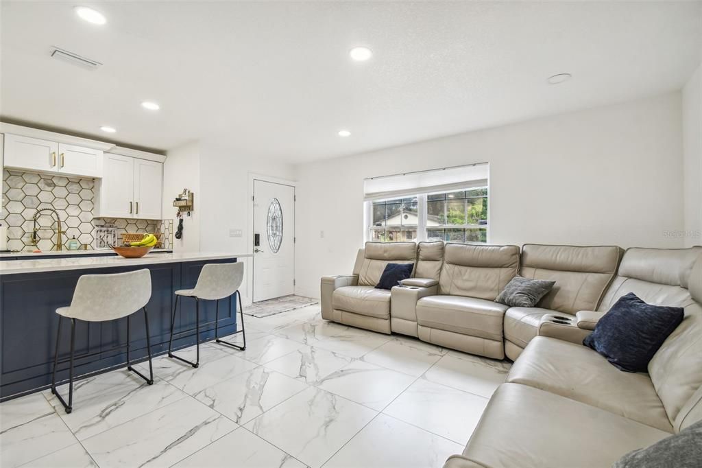 Active With Contract: $464,900 (3 beds, 3 baths, 1528 Square Feet)