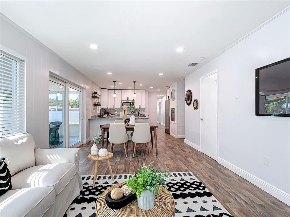 For Sale: $544,900 (4 beds, 2 baths, 1604 Square Feet)
