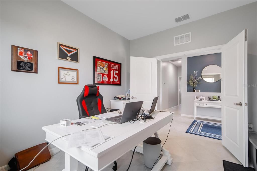 Active With Contract: $475,000 (3 beds, 3 baths, 2444 Square Feet)