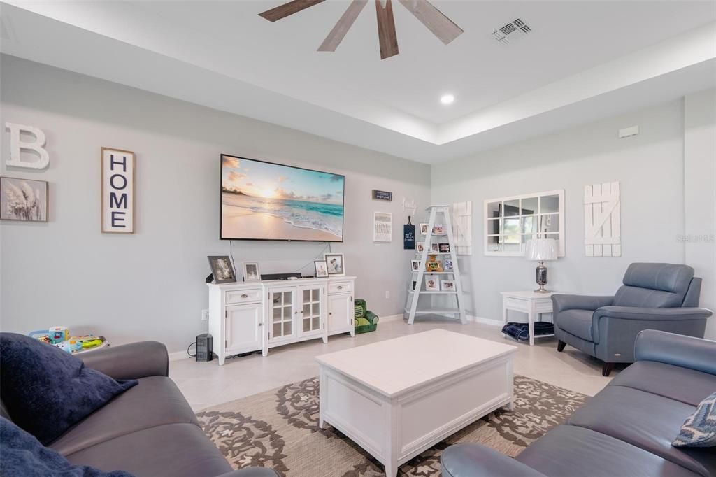 Active With Contract: $475,000 (3 beds, 3 baths, 2444 Square Feet)