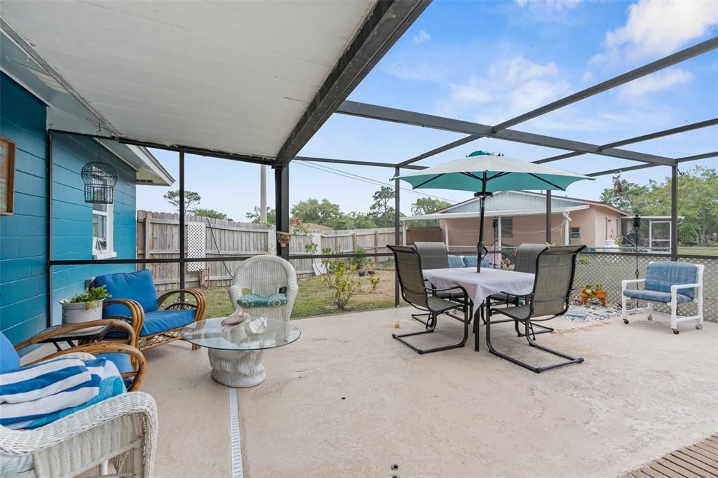 For Sale: $329,900 (3 beds, 2 baths, 1356 Square Feet)