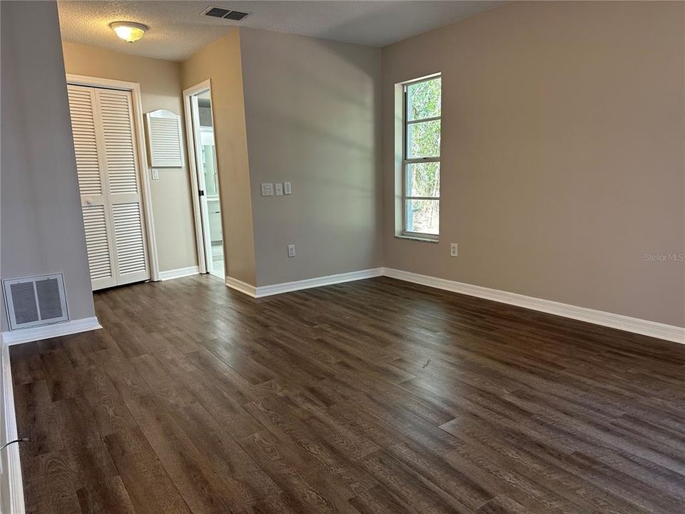 Active With Contract: $284,900 (2 beds, 2 baths, 1315 Square Feet)