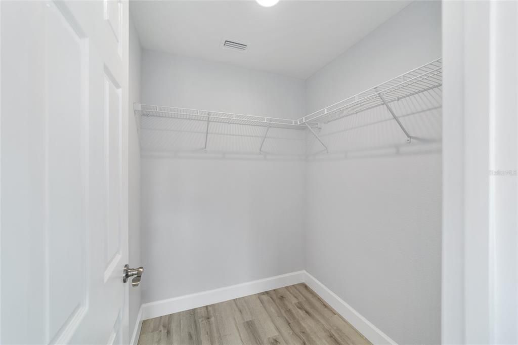 Active With Contract: $224,900 (3 beds, 2 baths, 1127 Square Feet)