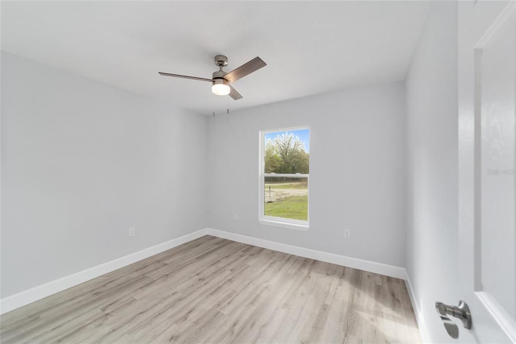 Active With Contract: $224,900 (3 beds, 2 baths, 1127 Square Feet)