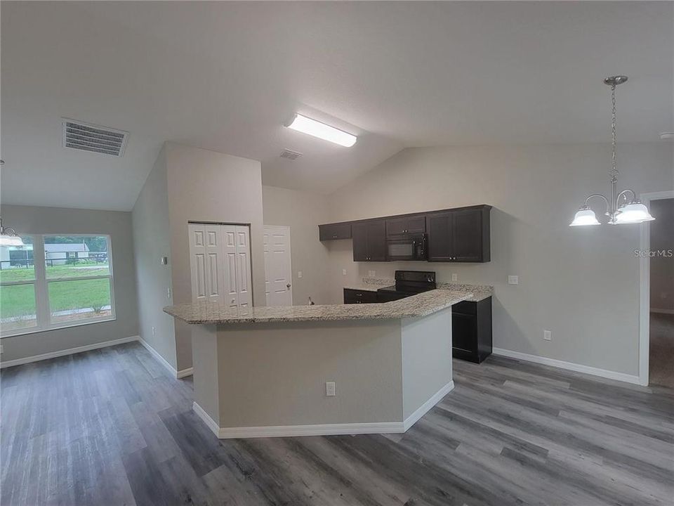 For Rent: $1,695 (3 beds, 2 baths, 1413 Square Feet)