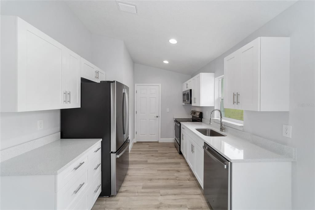 For Sale: $229,900 (3 beds, 2 baths, 1127 Square Feet)