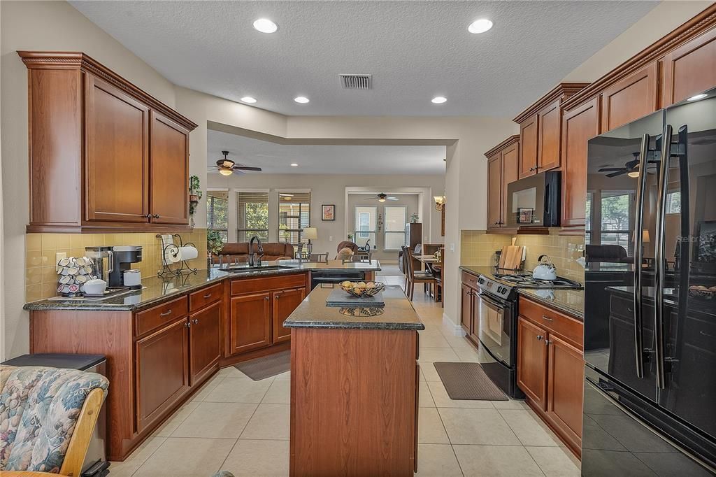 Kitchen Open Floor Plan - 353 Salt Marsh Ln, Groveland, FL 34736