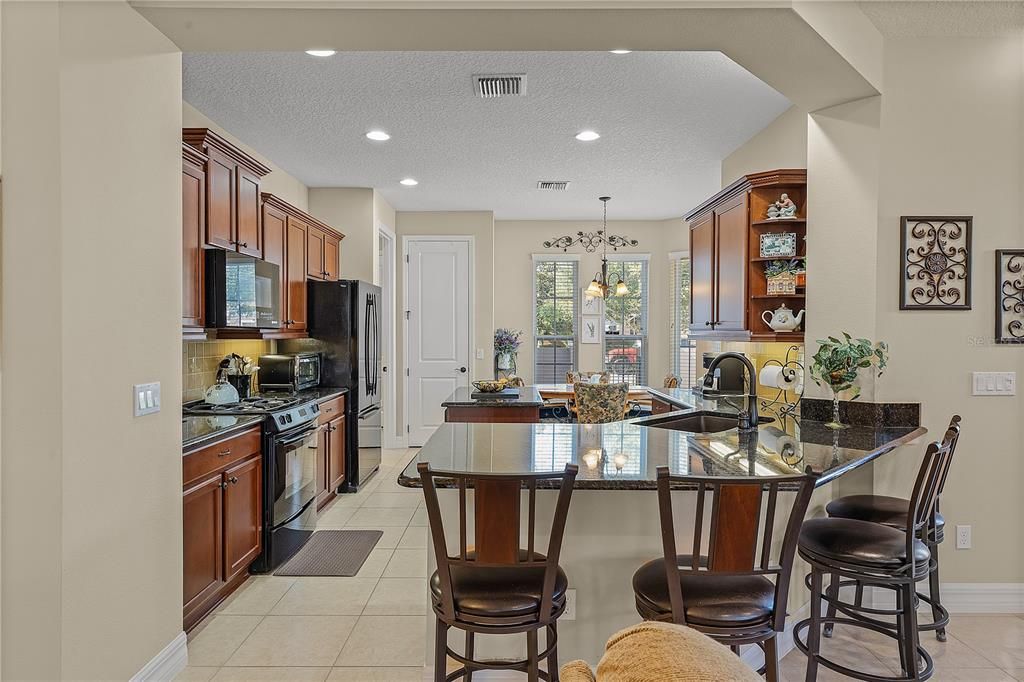 Breakfast Bar/Kitchen - 353 Salt Marsh Ln, Groveland, FL 34736