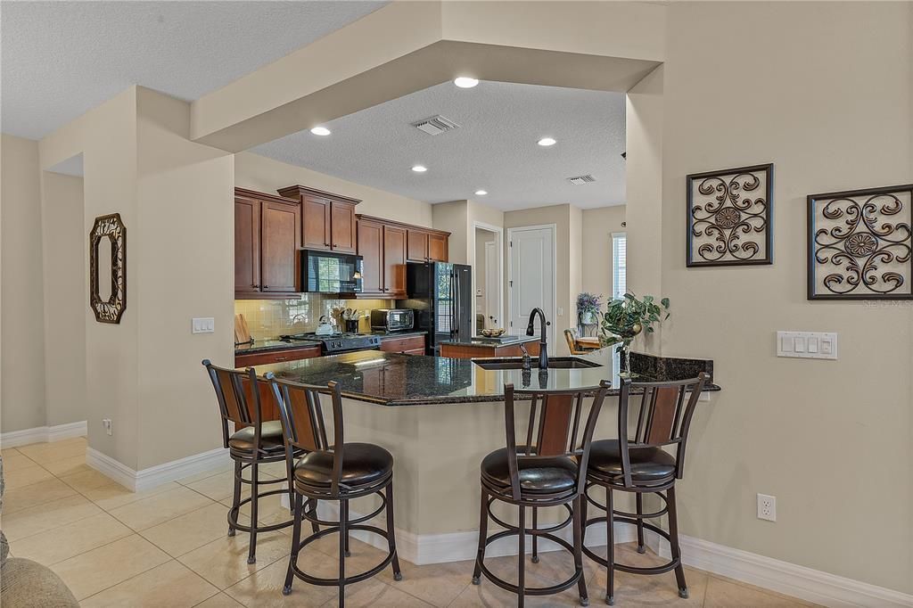 Breakfast Bar/Kitchen - 353 Salt Marsh Ln, Groveland, FL 34736