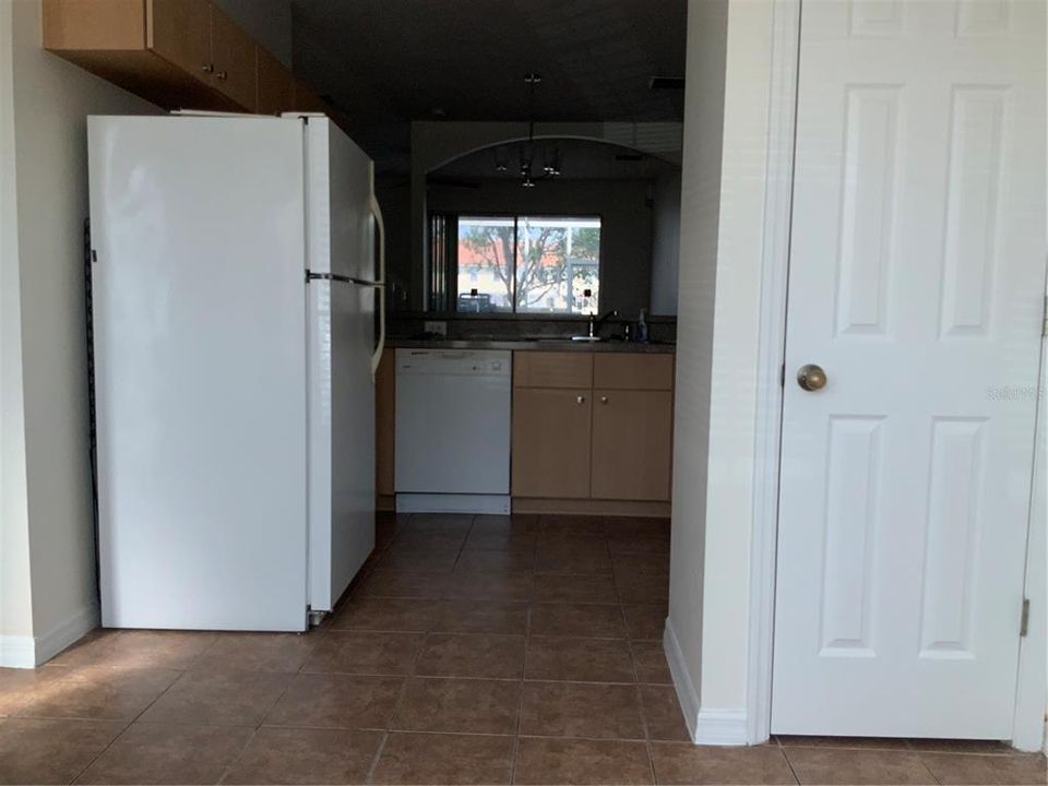 For Rent: $2,400 (3 beds, 2 baths, 1468 Square Feet)