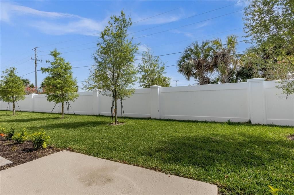 Active With Contract: $2,395 (3 beds, 2 baths, 1379 Square Feet)