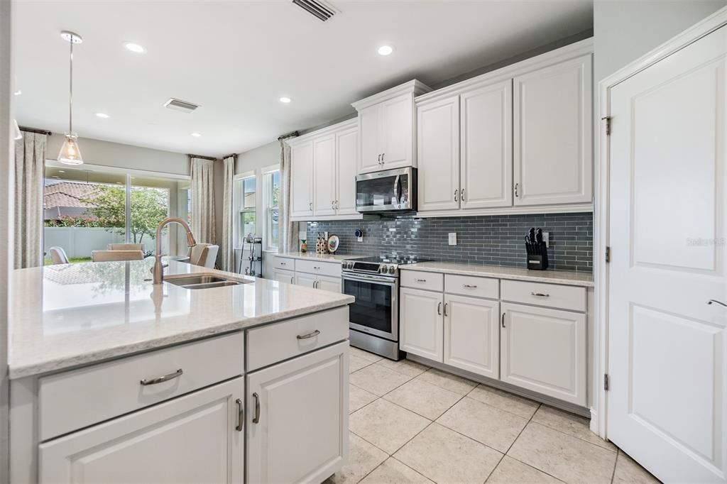 Active With Contract: $649,500 (5 beds, 3 baths, 3173 Square Feet)