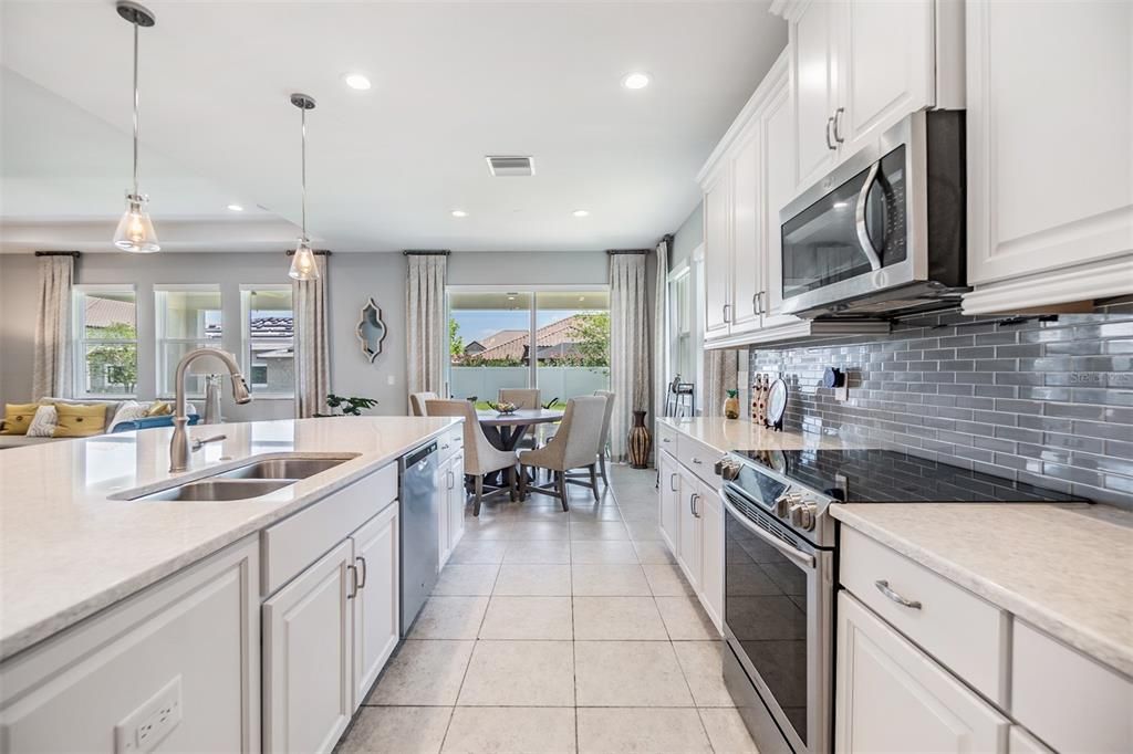 Active With Contract: $649,500 (5 beds, 3 baths, 3173 Square Feet)