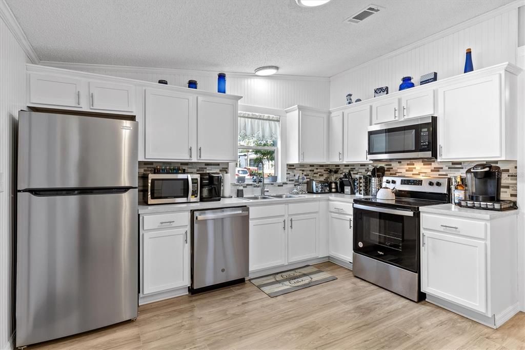 Fully Remodeled Kitchen