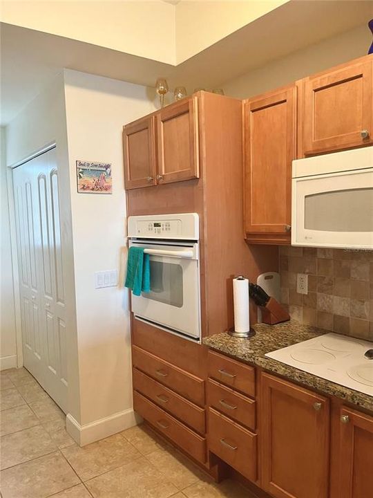 For Rent: $2,950 (2 beds, 2 baths, 1351 Square Feet)