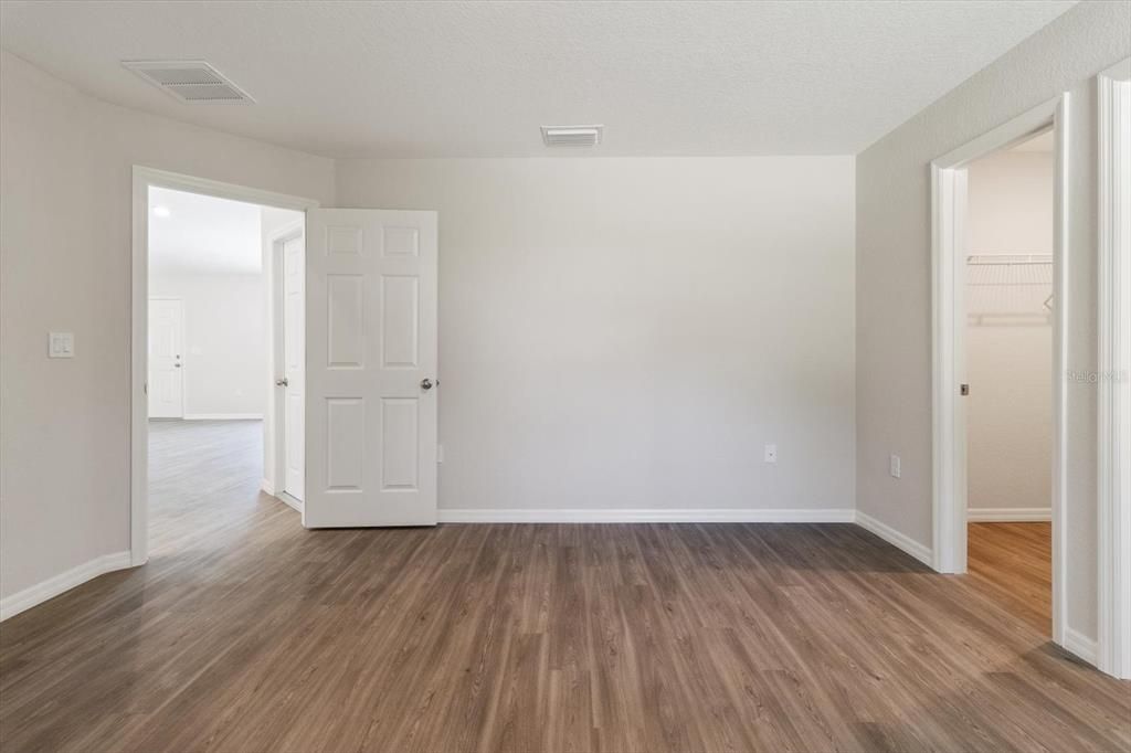 For Sale: $269,900 (3 beds, 2 baths, 1357 Square Feet)