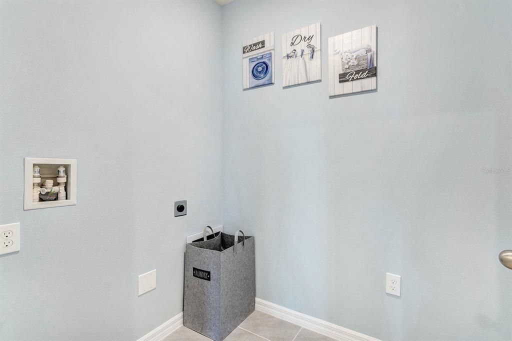Active With Contract: $345,990 (4 beds, 2 baths, 1828 Square Feet)