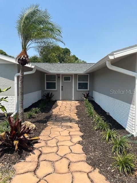 Recently Rented: $3,000 (3 beds, 2 baths, 1209 Square Feet)