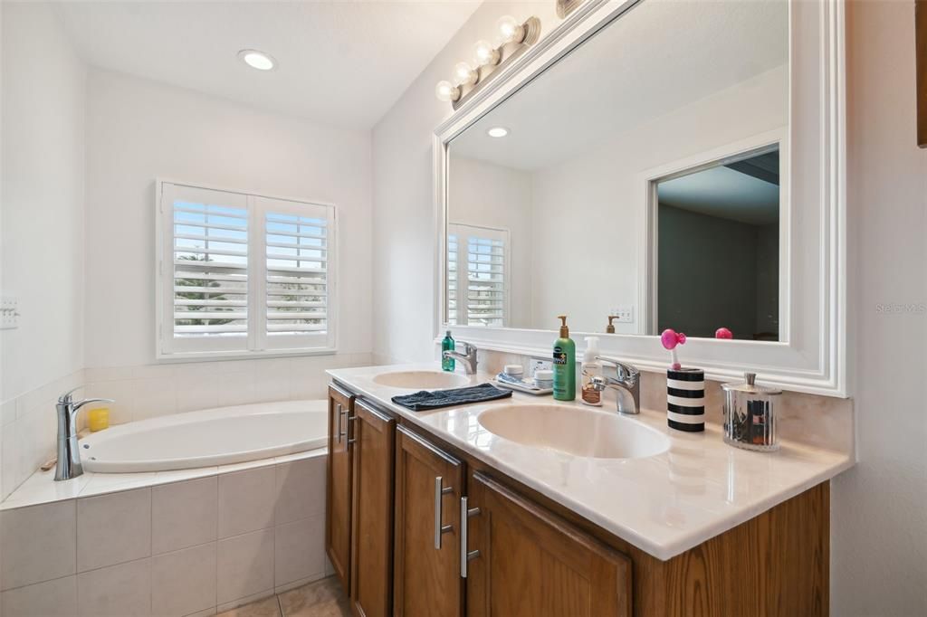 Active With Contract: $399,000 (3 beds, 2 baths, 1801 Square Feet)