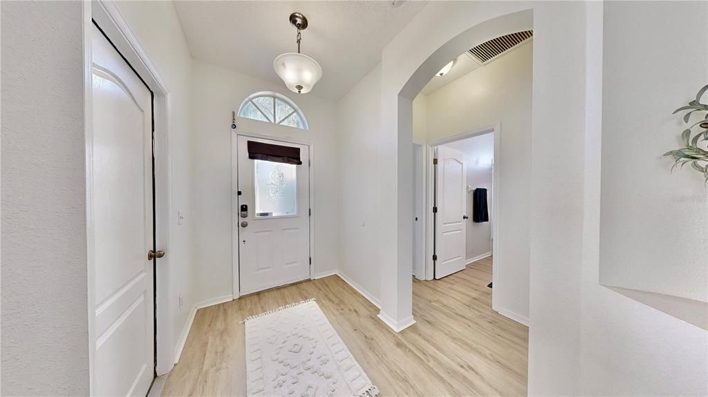 Recently Sold: $410,000 (3 beds, 2 baths, 1530 Square Feet)