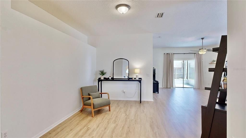 Recently Sold: $410,000 (3 beds, 2 baths, 1530 Square Feet)