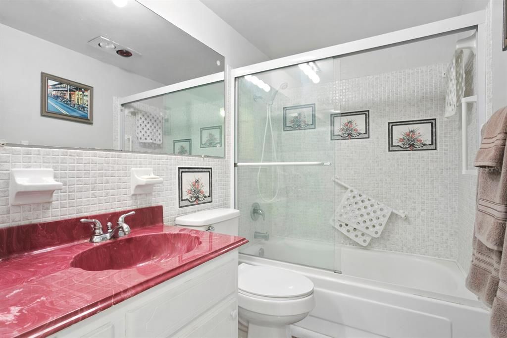 待售: $335,000 (2 贝兹, 2 浴室, 1274 平方英尺)