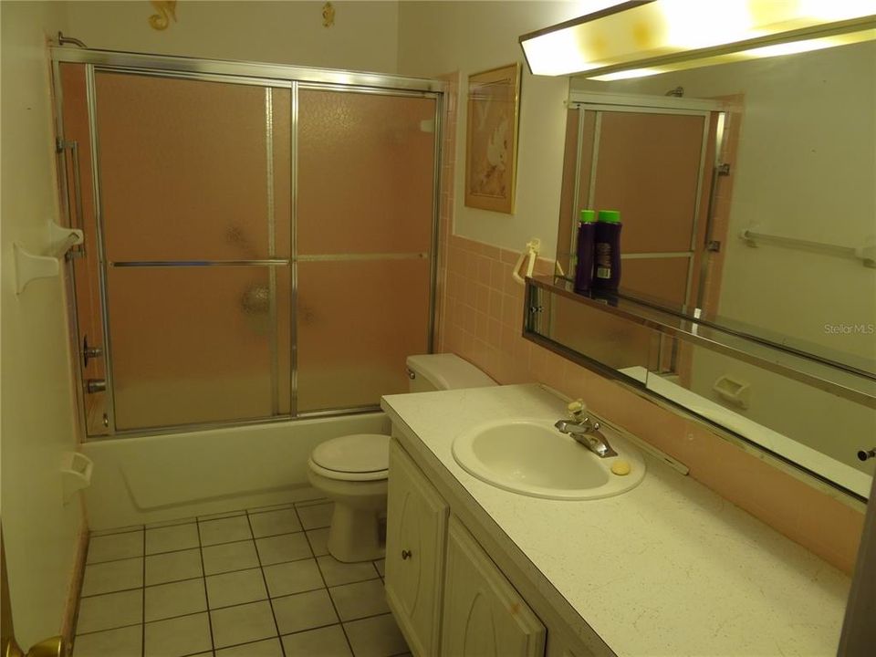 For Sale: $80,000 (1 beds, 1 baths, 765 Square Feet)