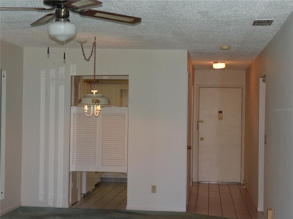 For Sale: $80,000 (1 beds, 1 baths, 765 Square Feet)