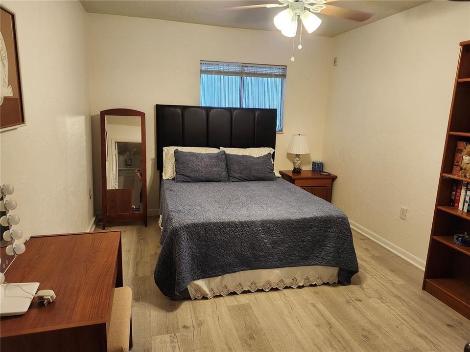 For Sale: $114,900 (2 beds, 1 baths, 874 Square Feet)