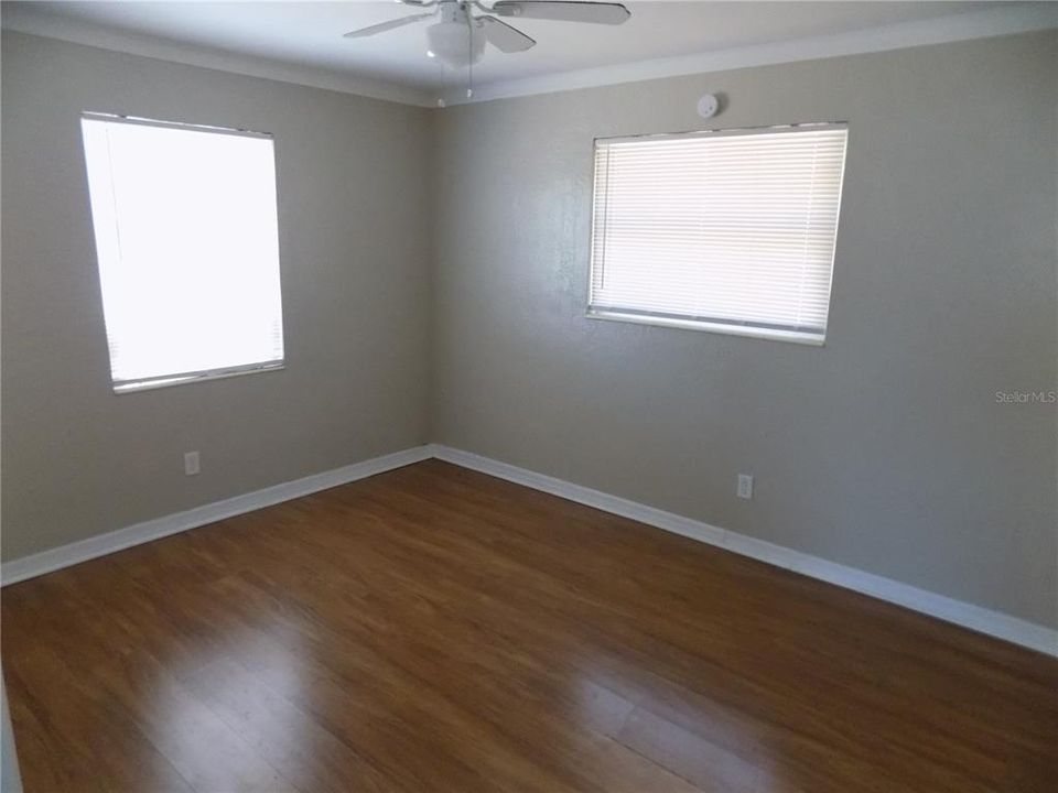 For Rent: $2,295 (3 beds, 1 baths, 848 Square Feet)