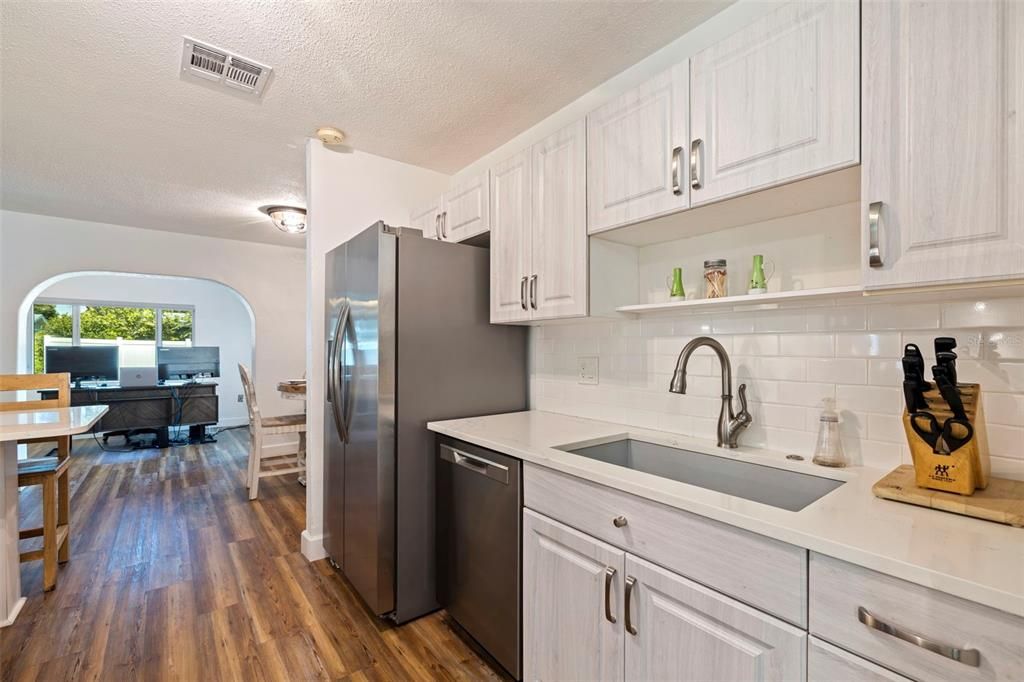 For Sale: $549,900 (3 beds, 2 baths, 1606 Square Feet)
