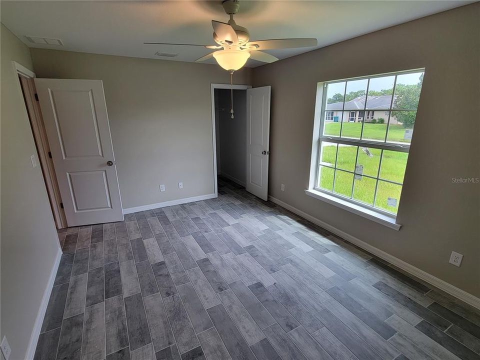 For Sale: $327,900 (3 beds, 2 baths, 1613 Square Feet)