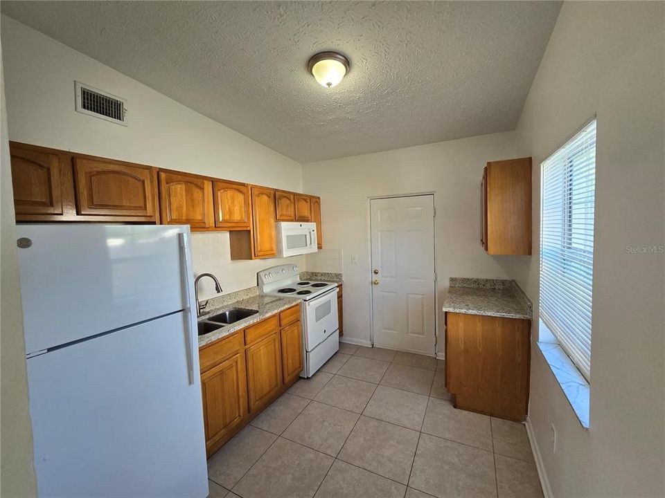 For Rent: $1,795 (2 beds, 1 baths, 720 Square Feet)